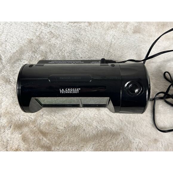 La Crosse Technology 616-143 Projection Alarm Clock Backlight Inside Temperature - Picture 2 of 6